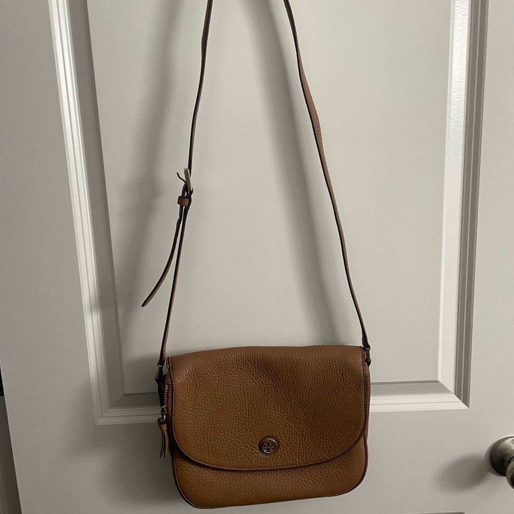 Tory Burch Robinson Pebbled Leather Messenger Tote